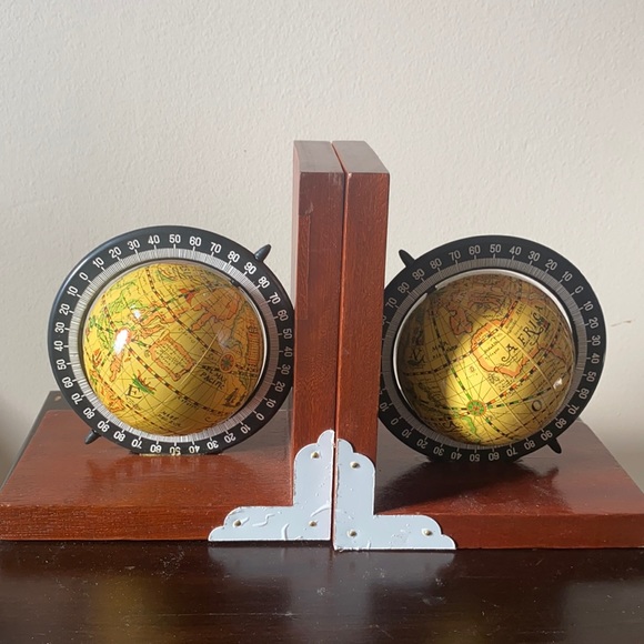 Vintage Poly Globe Bookends - Picture 2 of 4